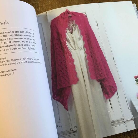 Knits to Give 30 Knitted a gifts Made with Love Pattern Book Shawl Mitten Throw - Picture 8 of 8